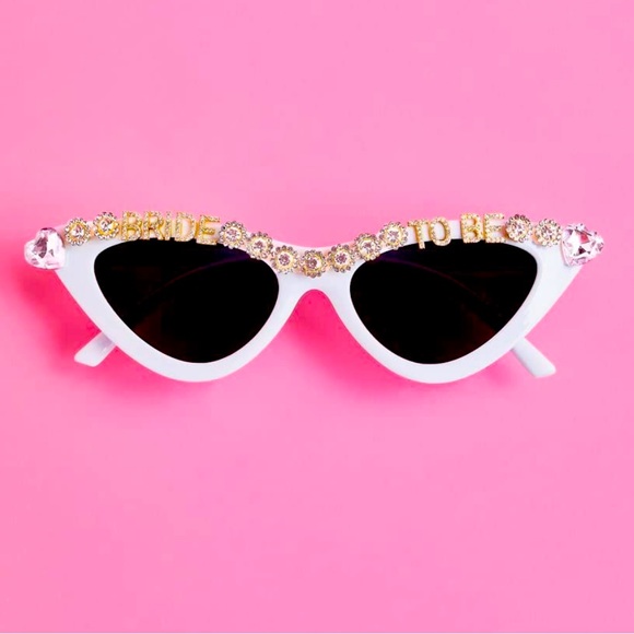 xo, Fetti Bachelorette Party Bride to Be Sunglasses White Cat Eye Bedazzled - Picture 7 of 7